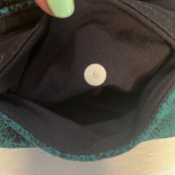 Lululemon 7/8 green and mesh leggings size 6 - Picture 6 of 15